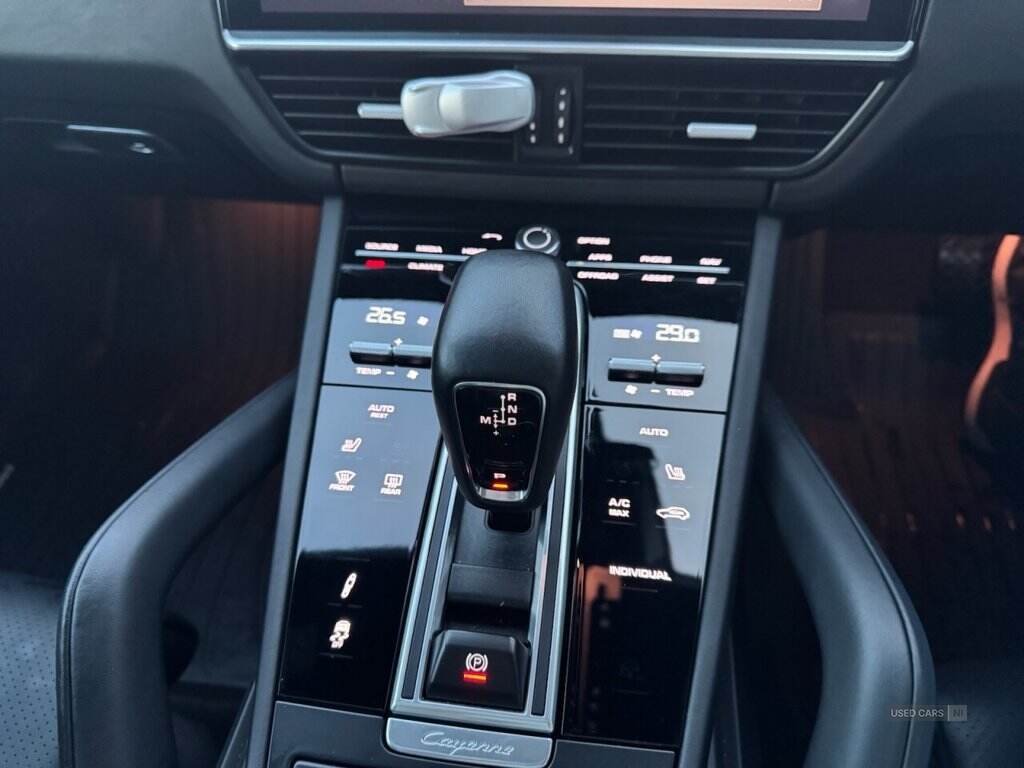  2023 Porsche Cayenne 3.0 V6 4d 456 BHP Showroom condition 20k of extras