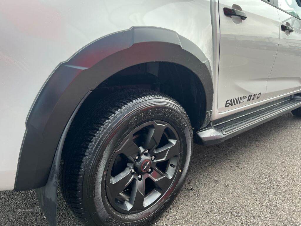 Jan 2025 Isuzu D-Max 1.9 V-Cross Double Cab 4x4 Auto