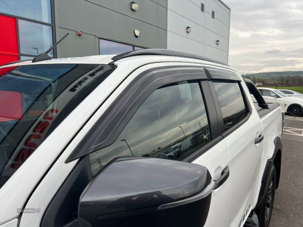 Jan 2025 Isuzu D-Max 1.9 V-Cross Double Cab 4x4 Auto