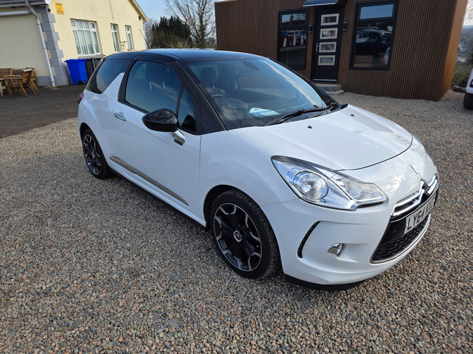 Feb 2015 Citroen DS3 1.6 e-HDi Airdream DStyle Plus 3dr
