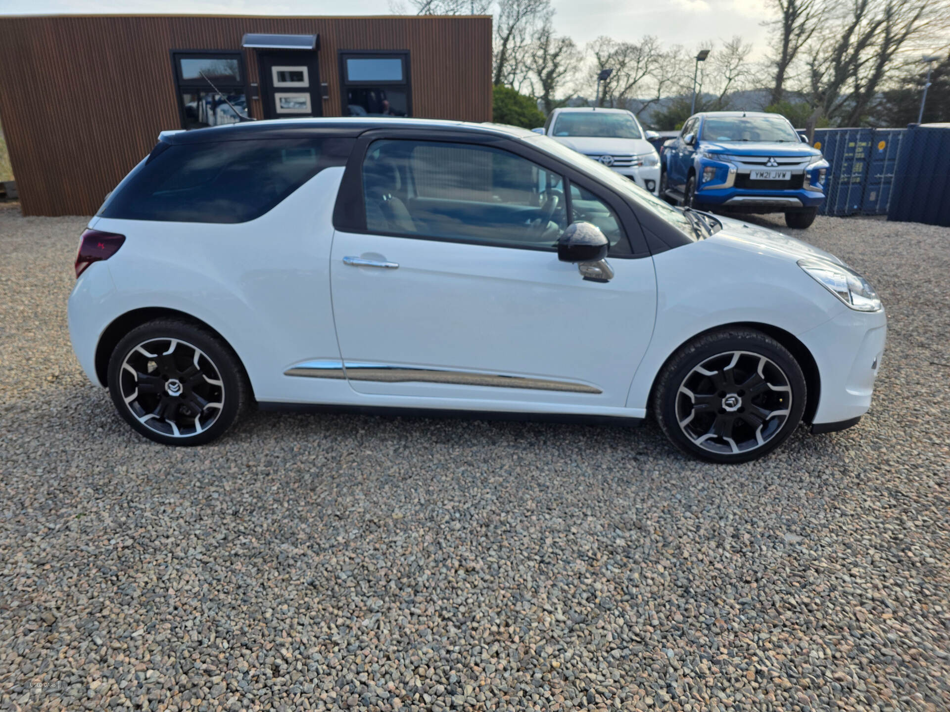 Feb 2015 Citroen DS3 1.6 e-HDi Airdream DStyle Plus 3dr