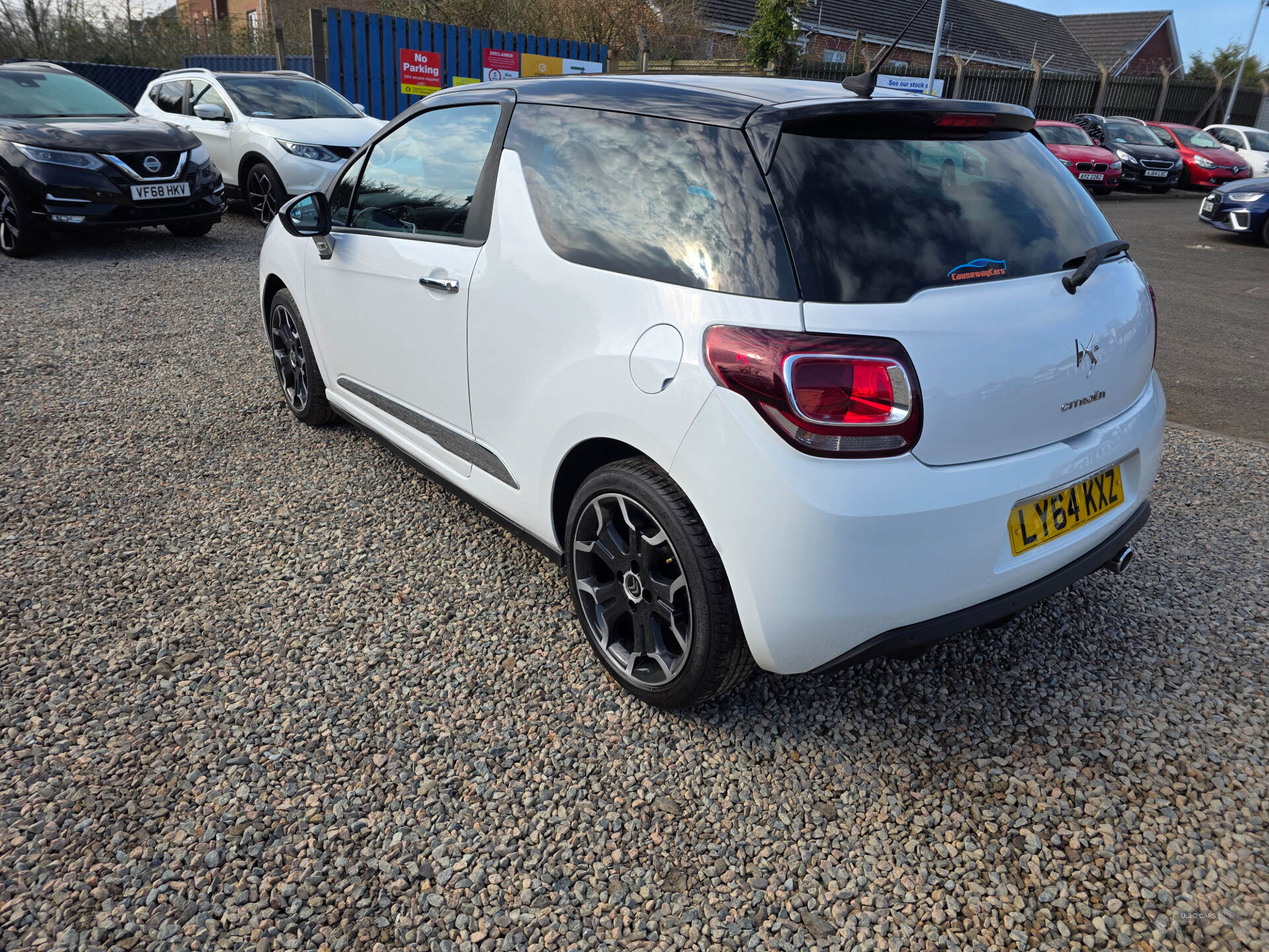 Feb 2015 Citroen DS3 1.6 e-HDi Airdream DStyle Plus 3dr