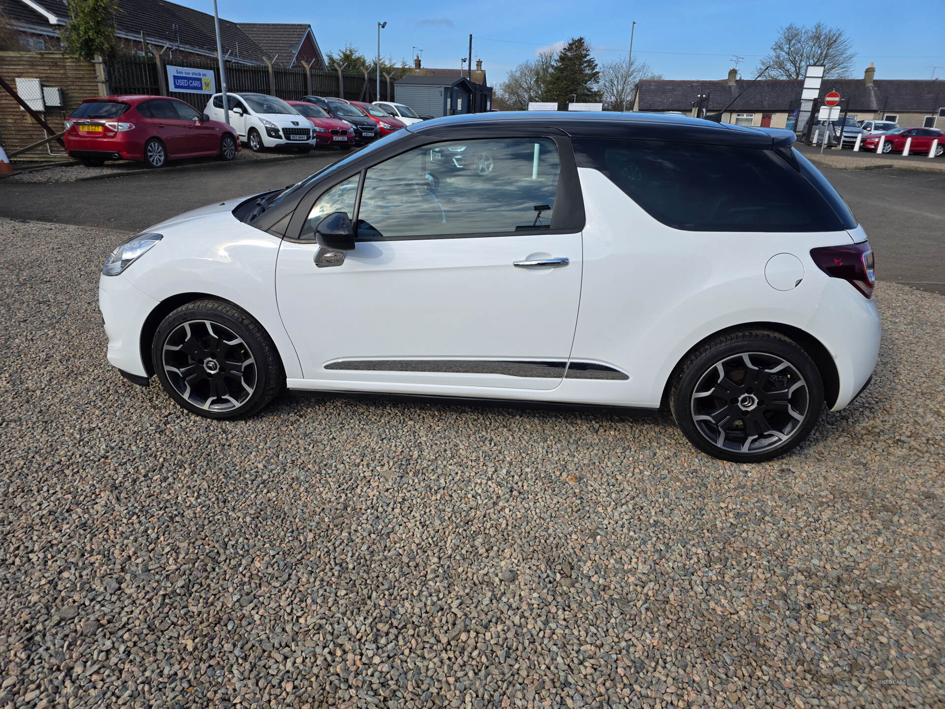 Feb 2015 Citroen DS3 1.6 e-HDi Airdream DStyle Plus 3dr