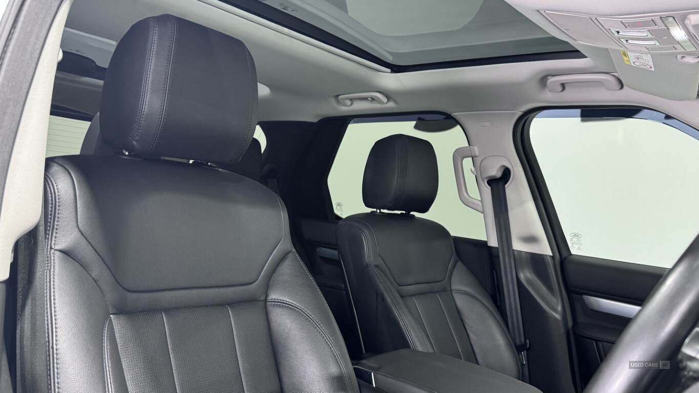 Feb 2020 Land Rover Discovery 3.0 SD6 Landmark Edition 5dr Auto