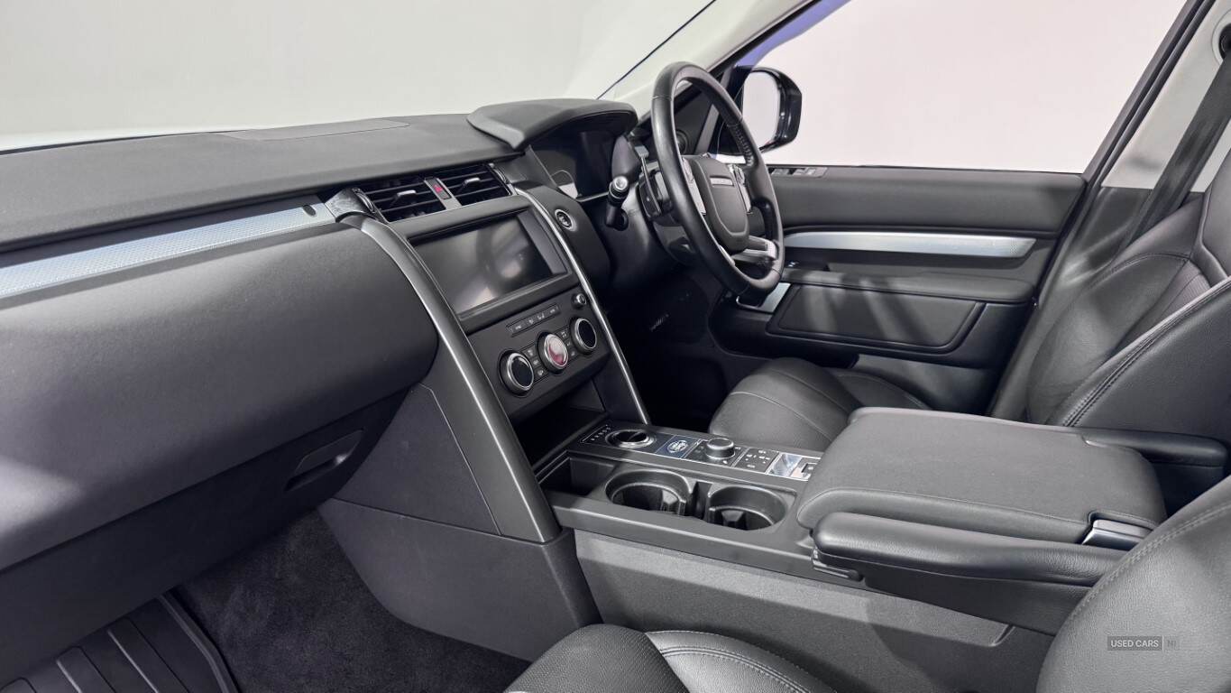 Feb 2020 Land Rover Discovery 3.0 SD6 Landmark Edition 5dr Auto