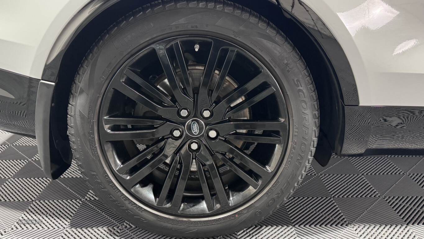 Feb 2020 Land Rover Discovery 3.0 SD6 Landmark Edition 5dr Auto