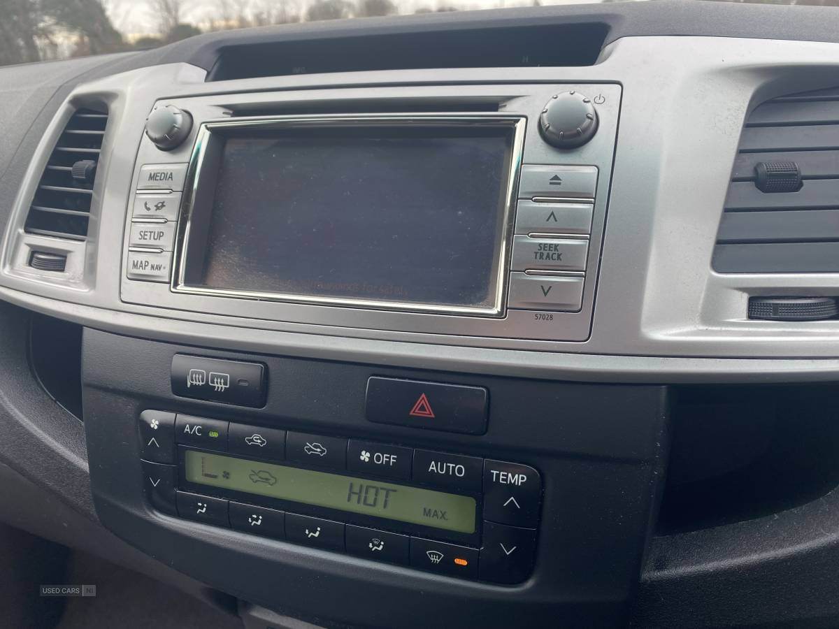 Apr 2013 Toyota Hilux Invincible D/Cab Pick Up 3.0 D-4D 4WD 171