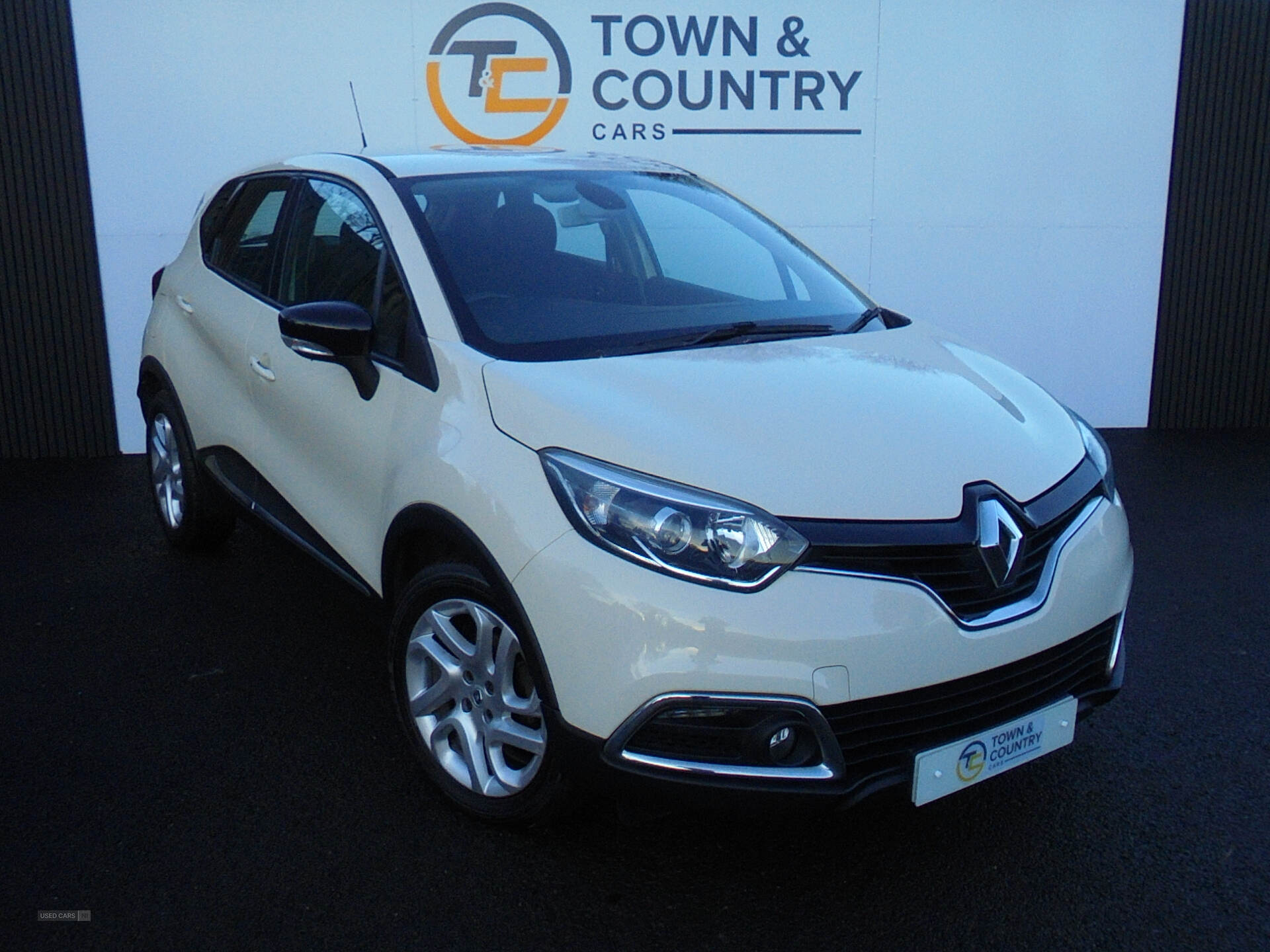 Renault Captur DIESEL HATCHBACK in Antrim