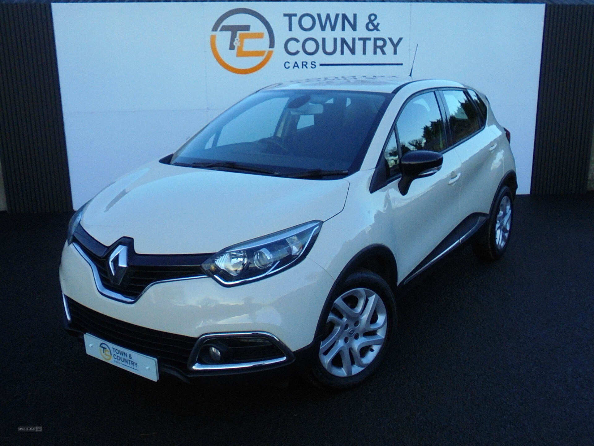 Renault Captur DIESEL HATCHBACK in Antrim