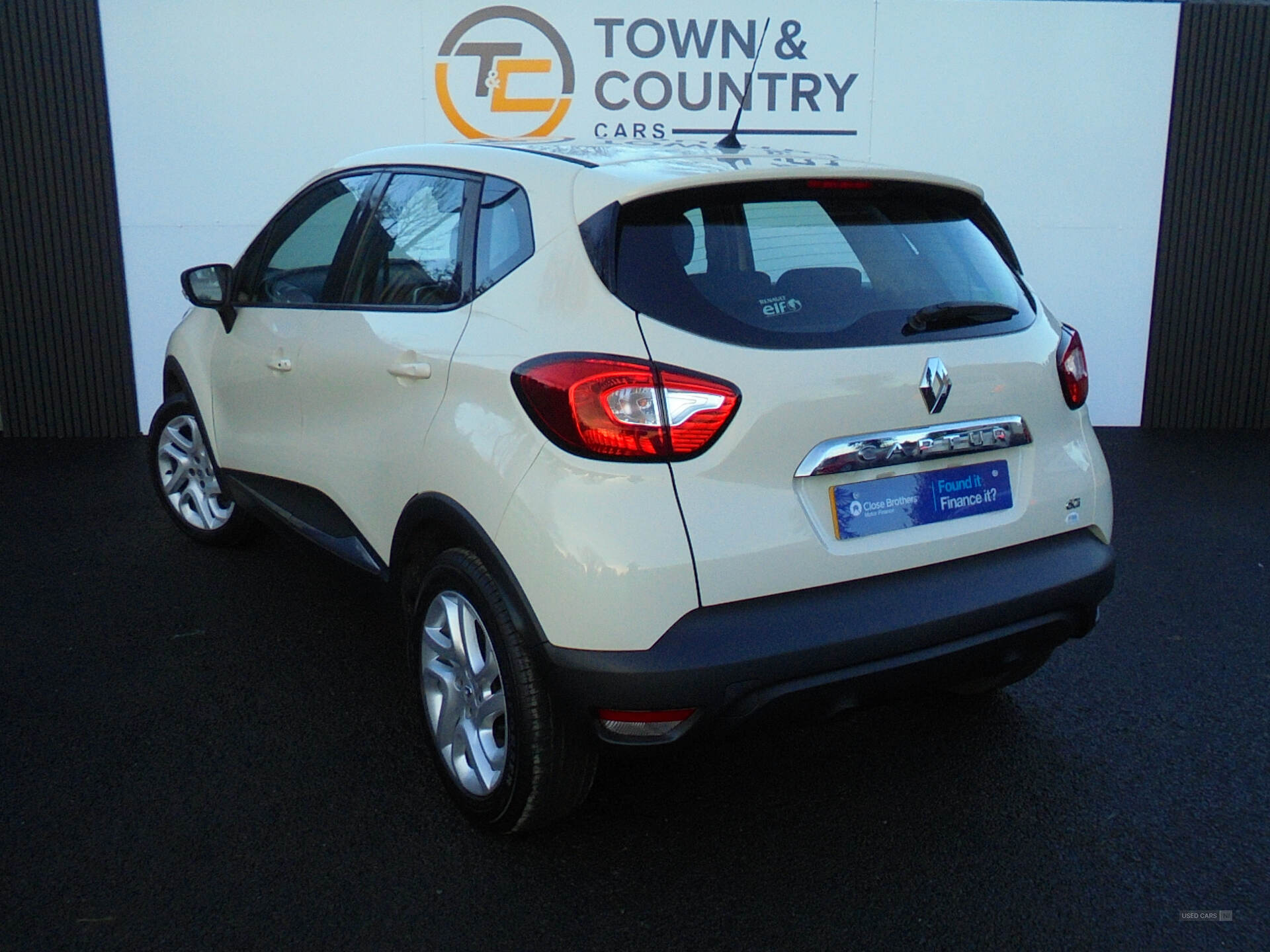 Renault Captur DIESEL HATCHBACK in Antrim