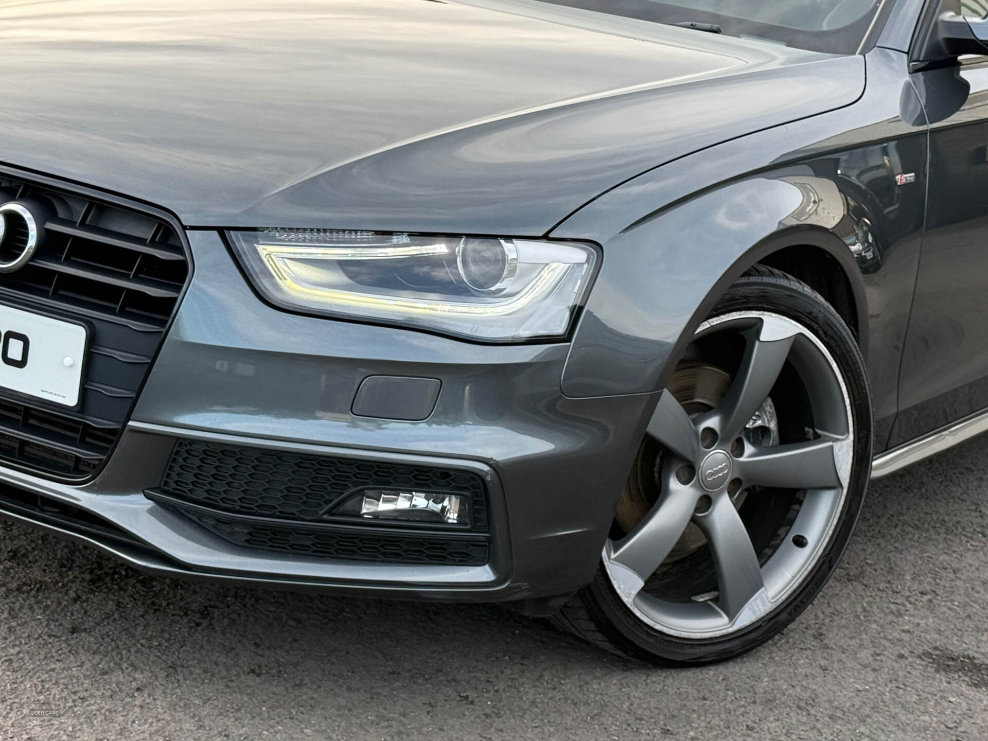 Audi A4 AVANT SPECIAL EDITIONS in Down