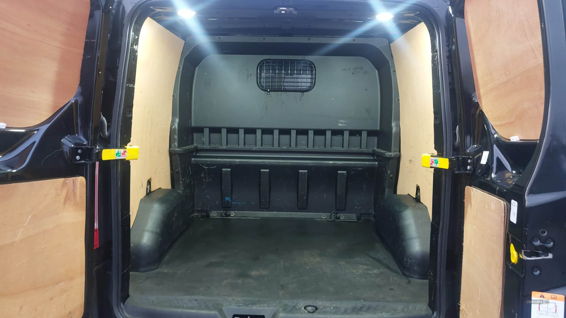 Ford Transit Custom 300 L1 DIESEL FWD in Down