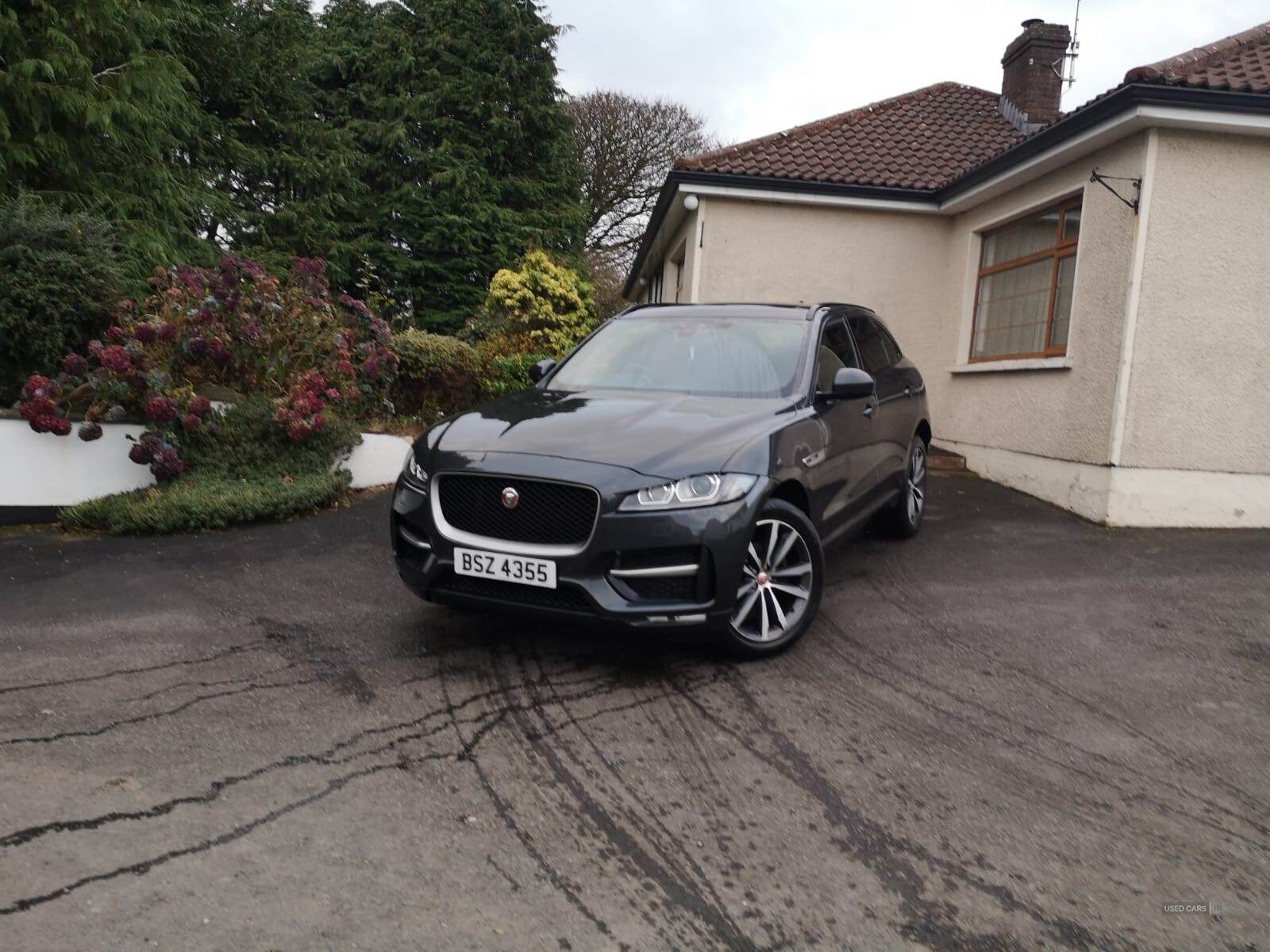 May 2018 Jaguar F-Pace 2.0d R-Sport 5dr Auto AWD