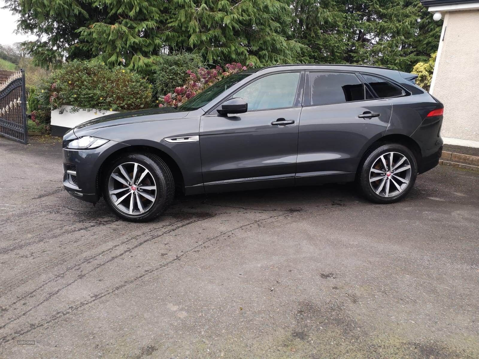 May 2018 Jaguar F-Pace 2.0d R-Sport 5dr Auto AWD