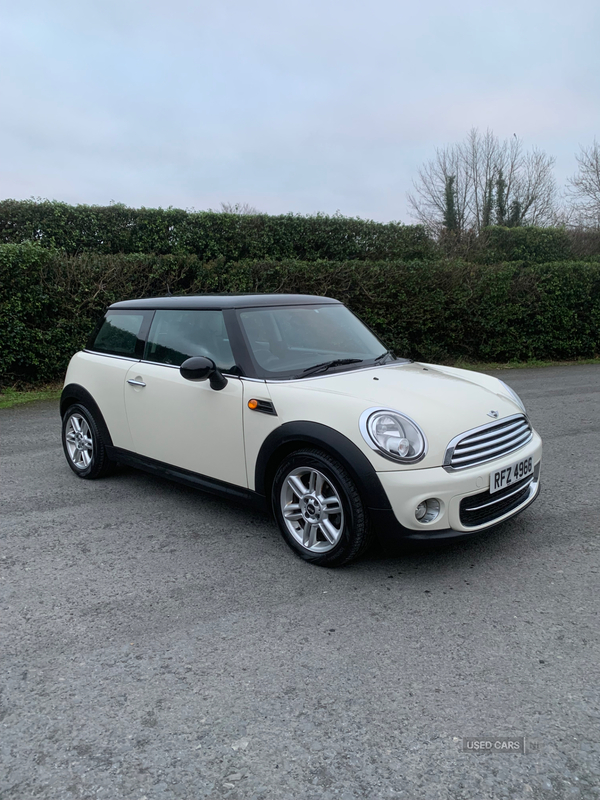 MINI Hatch DIESEL in Down