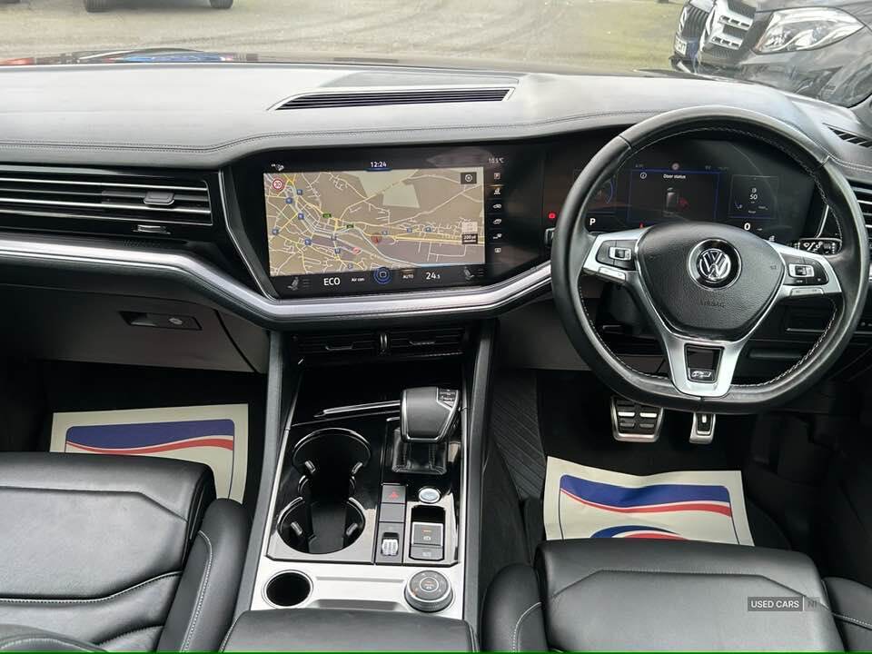 Oct 2018 Volkswagen Touareg 3.0 V6 TDI 4Motion R-Line Tech 5dr Tip Auto