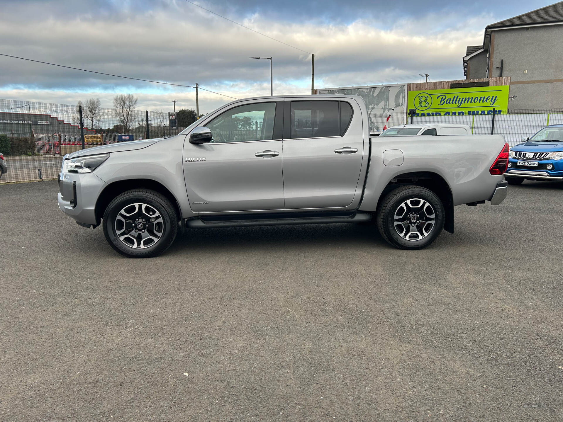 Toyota Hilux 2.8 D-4D INVINCABLE in Antrim