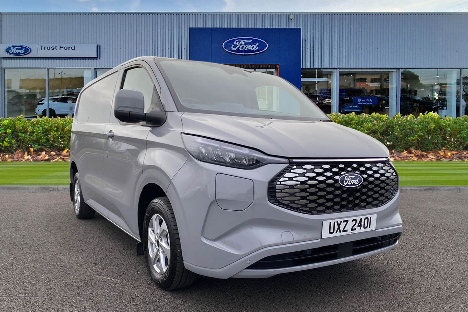 Dec 2024 Ford Transit Custom 100kW 65kWh H1 Van Limited Auto