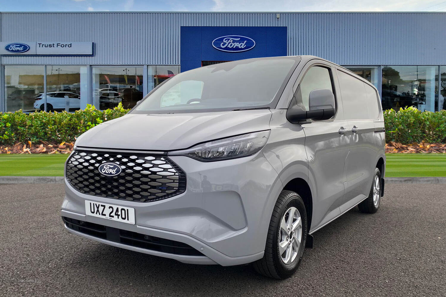Dec 2024 Ford Transit Custom 100kW 65kWh H1 Van Limited Auto
