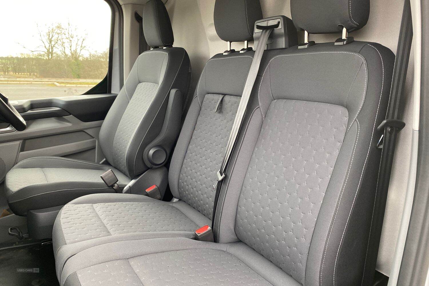 Dec 2024 Ford Transit Custom 100kW 65kWh H1 Van Limited Auto