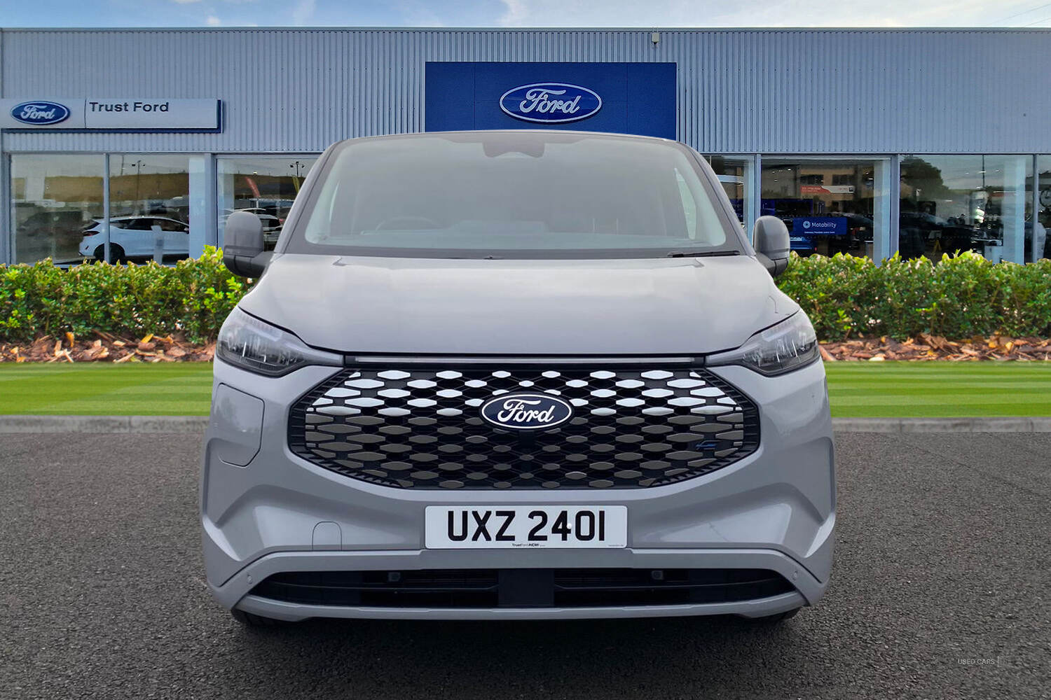 Dec 2024 Ford Transit Custom 100kW 65kWh H1 Van Limited Auto