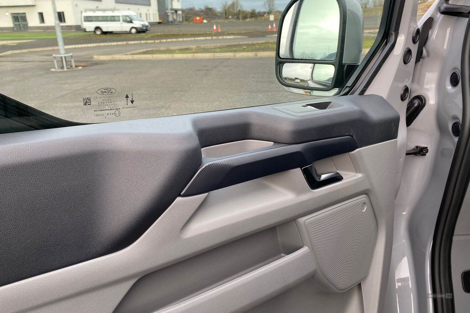 Dec 2024 Ford Transit Custom 100kW 65kWh H1 Van Limited Auto