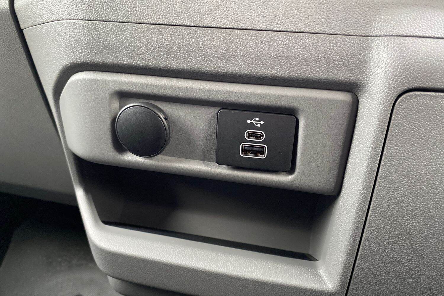 Dec 2024 Ford Transit Custom 100kW 65kWh H1 Van Limited Auto