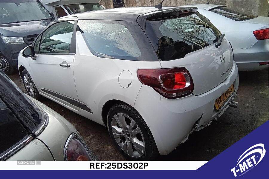 Jun 2015 Citroen DS3 1.2 PureTech Dsign Plus 3dr
