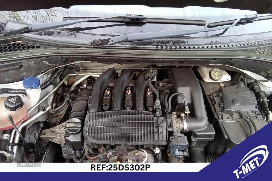 Jun 2015 Citroen DS3 1.2 PureTech Dsign Plus 3dr