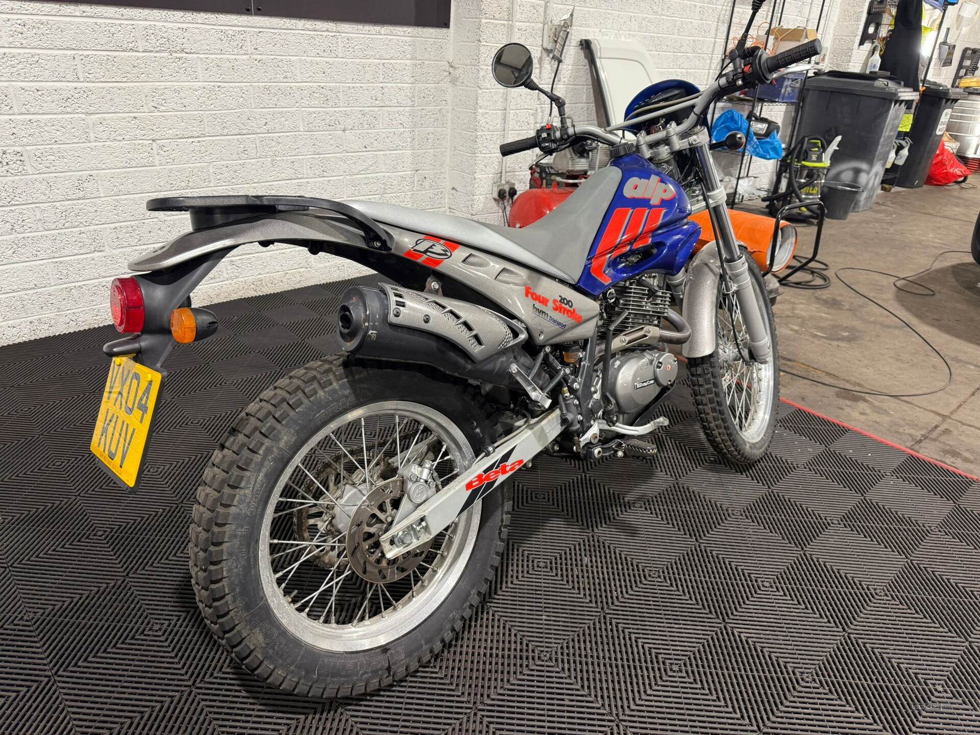 Apr 2004 Beta ALP 4T