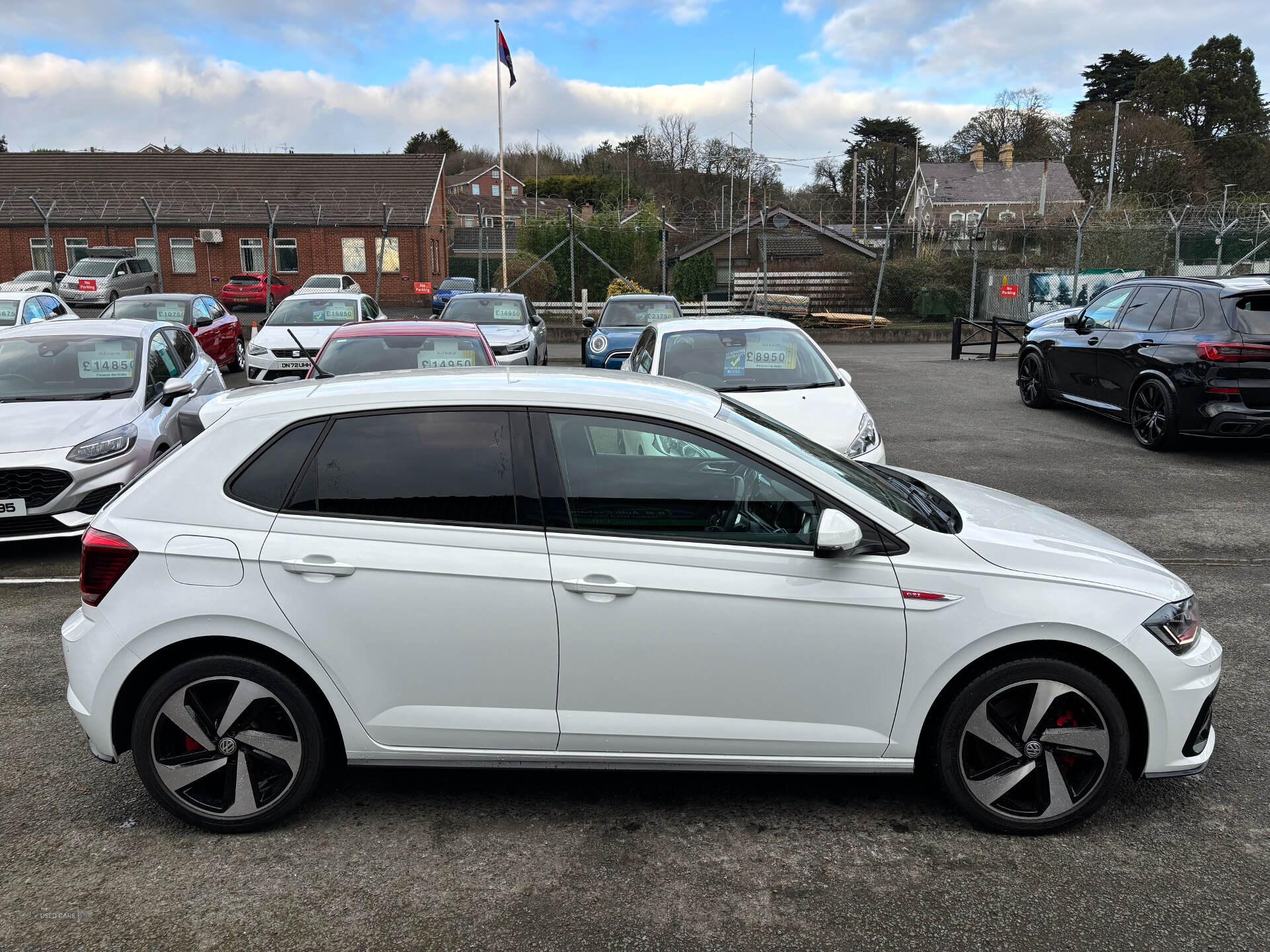 Volkswagen Polo HATCHBACK in Down