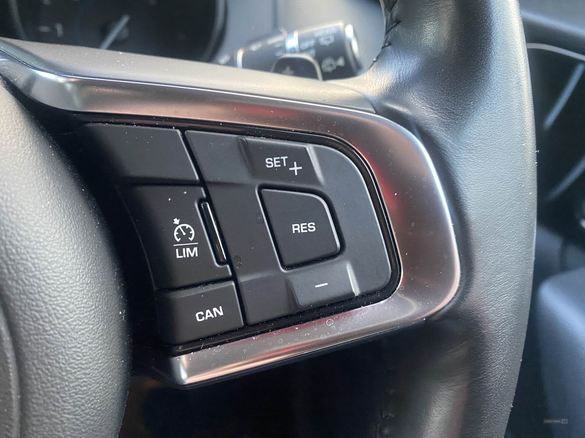 May 2017 Jaguar F-Pace 2.0d Prestige 5dr Auto