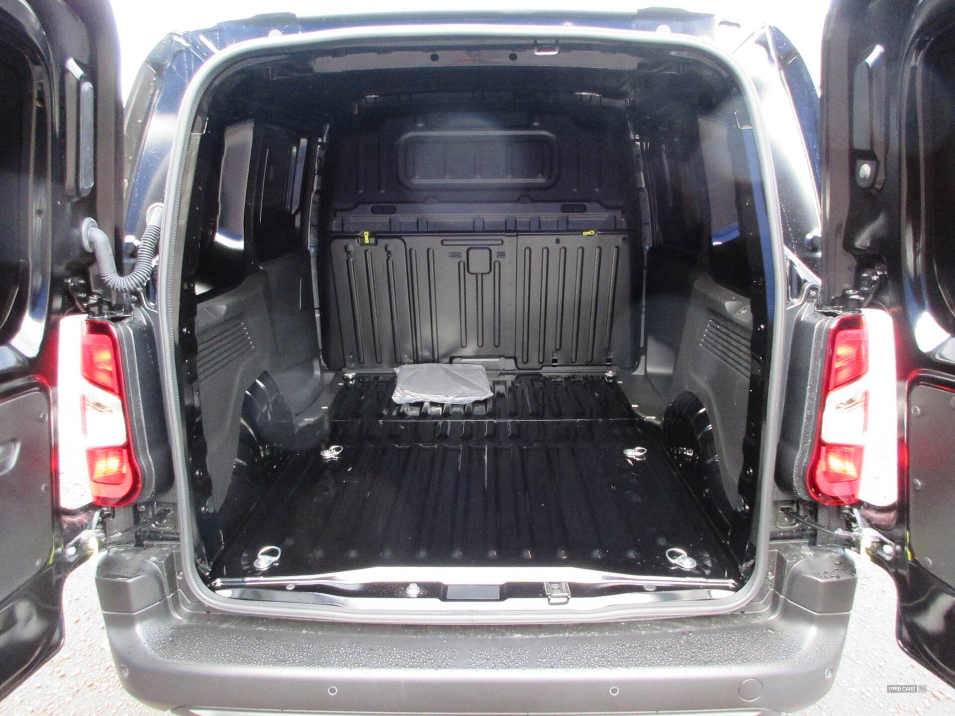 2025 Citroen Berlingo ENTERPRISE 100 ENTERPRISE 100 BERLINGO ENTERPRISE BHDI 100 SPARE WHEEL , 3 SEATS
