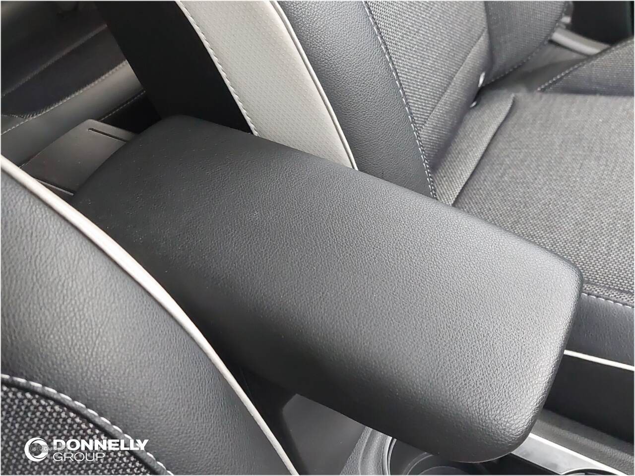 Jan 2022 Renault Captur 1.3 TCE 140 S Edition 5dr