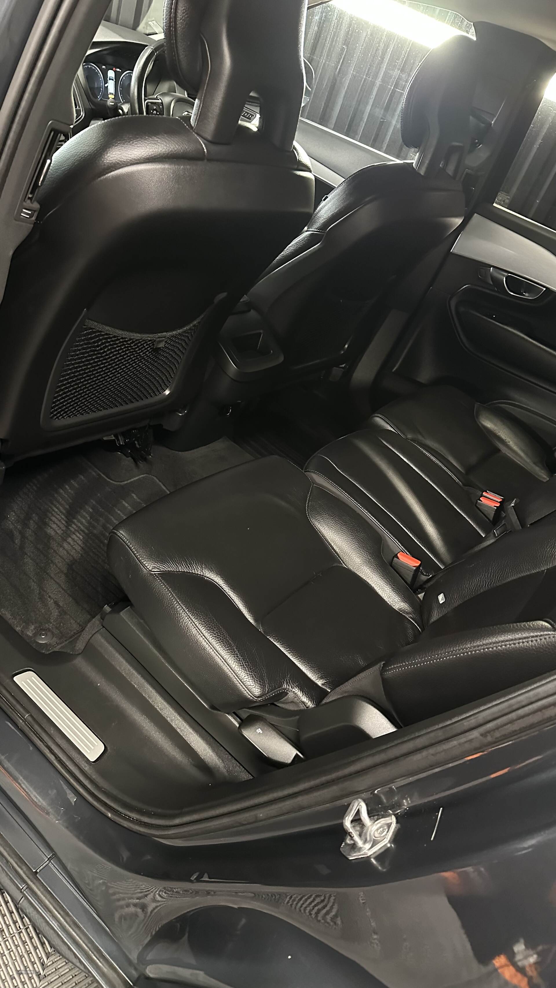 Apr 2018 Volvo XC90 2.0 D5 PowerPulse Momentum 5dr AWD Geartronic