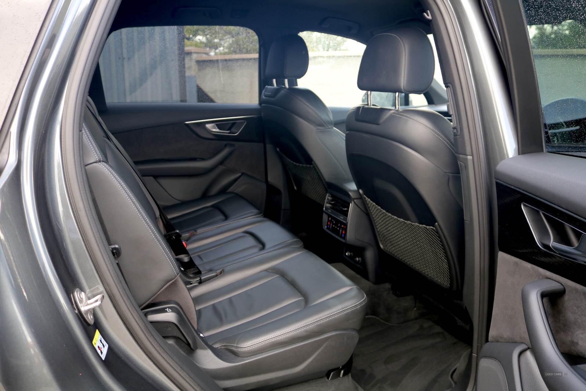 Car Thumbnail 16