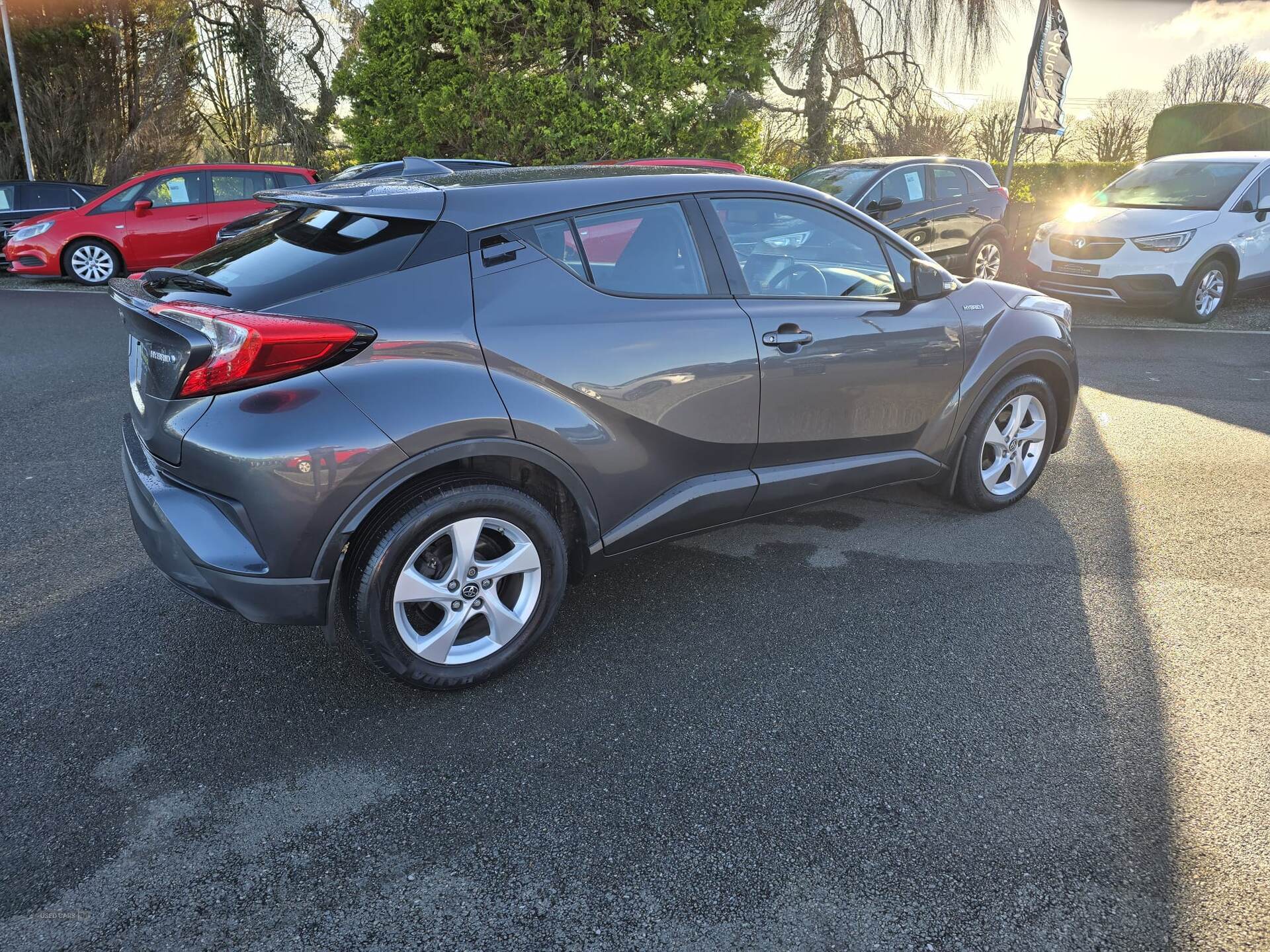 Jan 2018 Toyota C-HR 1.8 Hybrid Icon 5dr CVT
