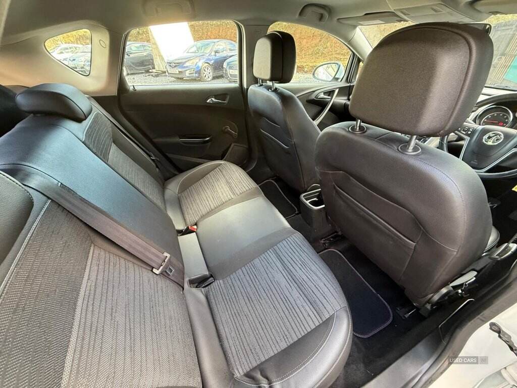 Jun 2014 Vauxhall Astra 1.4i 16V Excite 5dr
