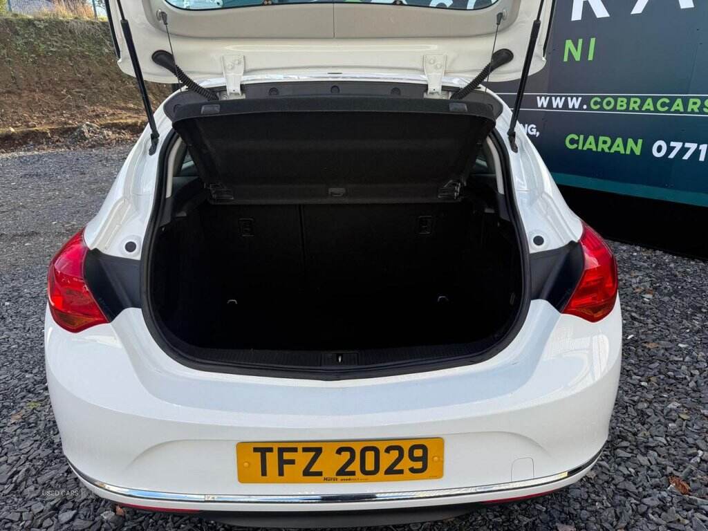 Jun 2014 Vauxhall Astra 1.4i 16V Excite 5dr