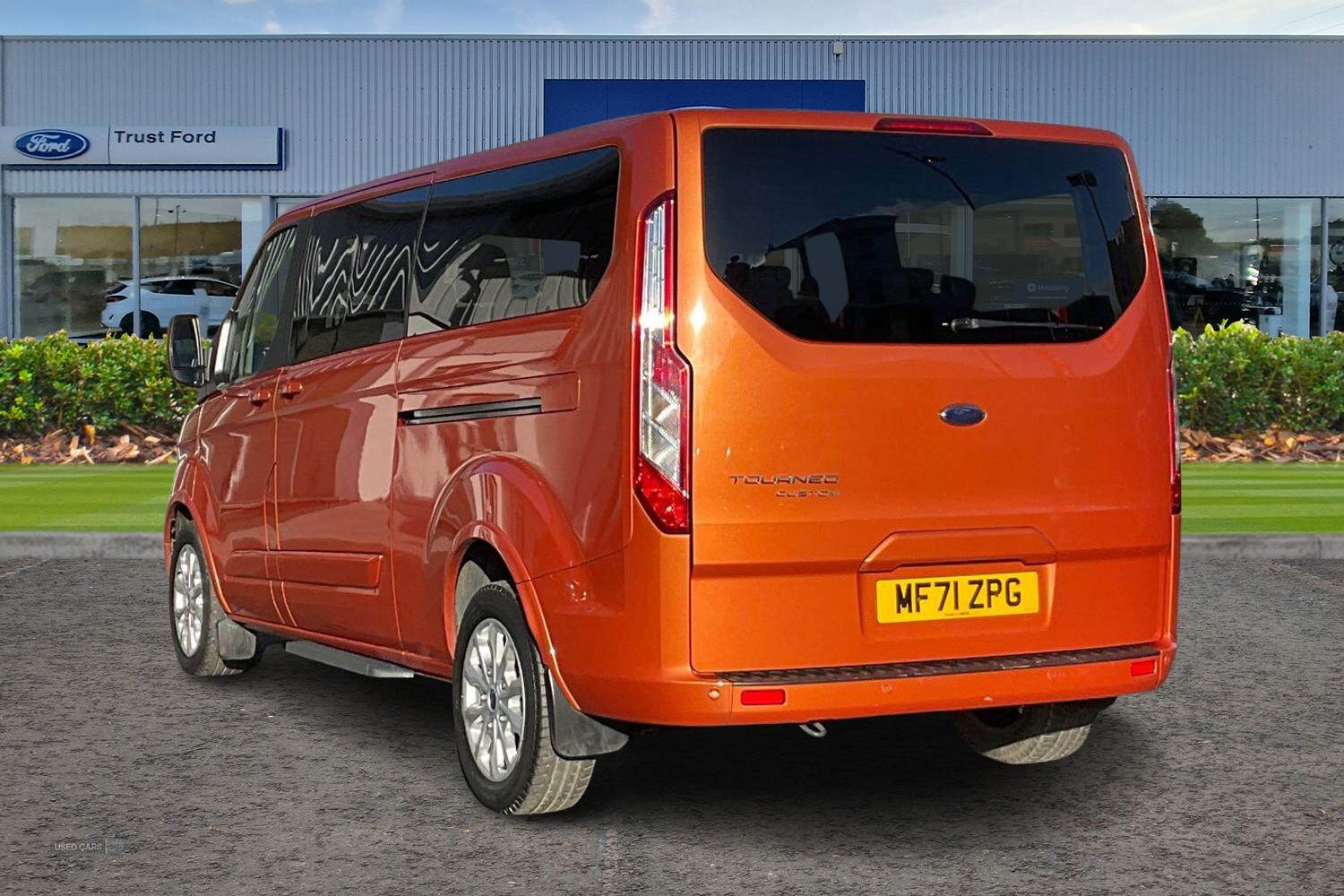 Oct 2021 Ford Tourneo Custom 2.0 EcoBlue 130ps L/R 8 Seater Titanium Auto