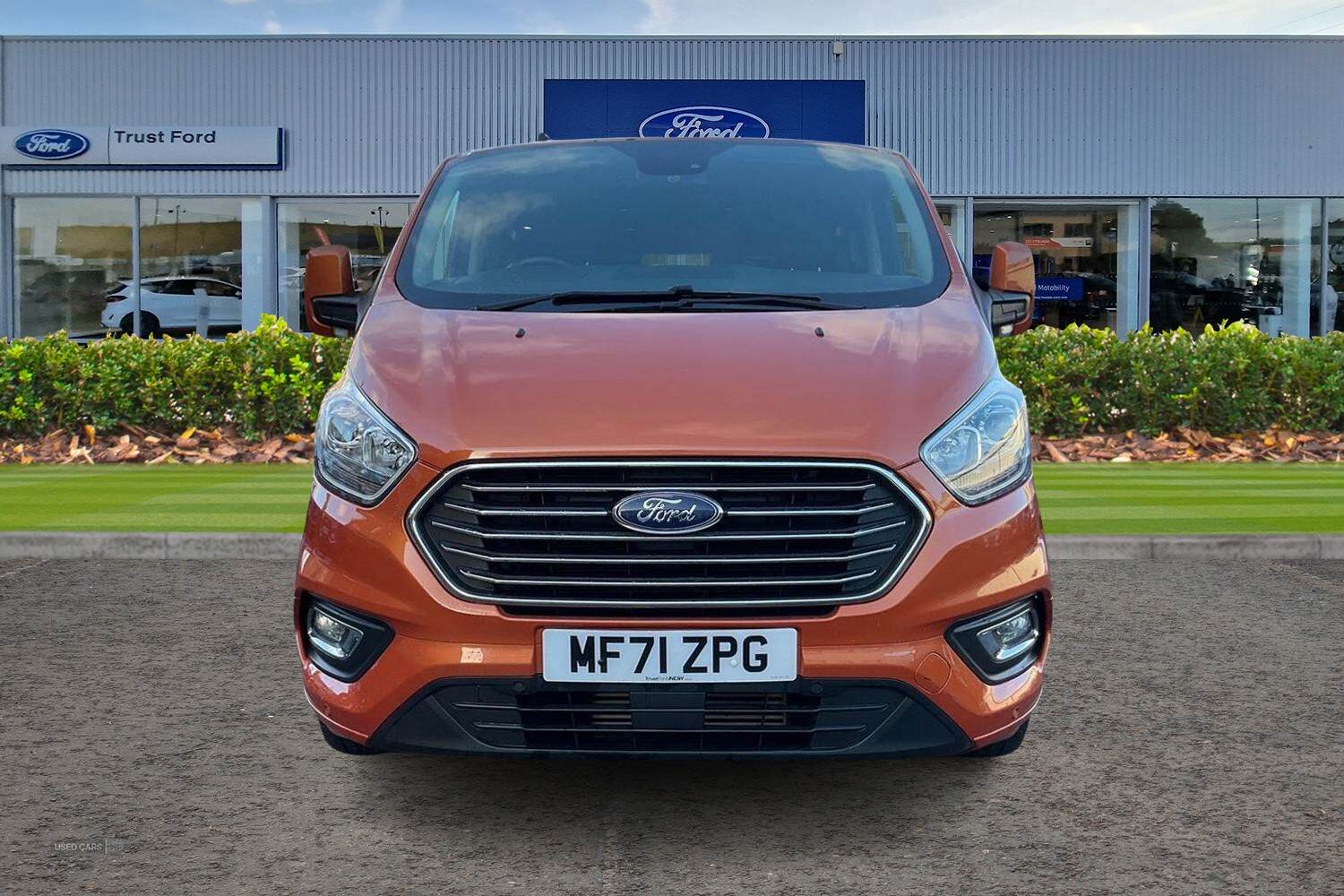 Oct 2021 Ford Tourneo Custom 2.0 EcoBlue 130ps L/R 8 Seater Titanium Auto