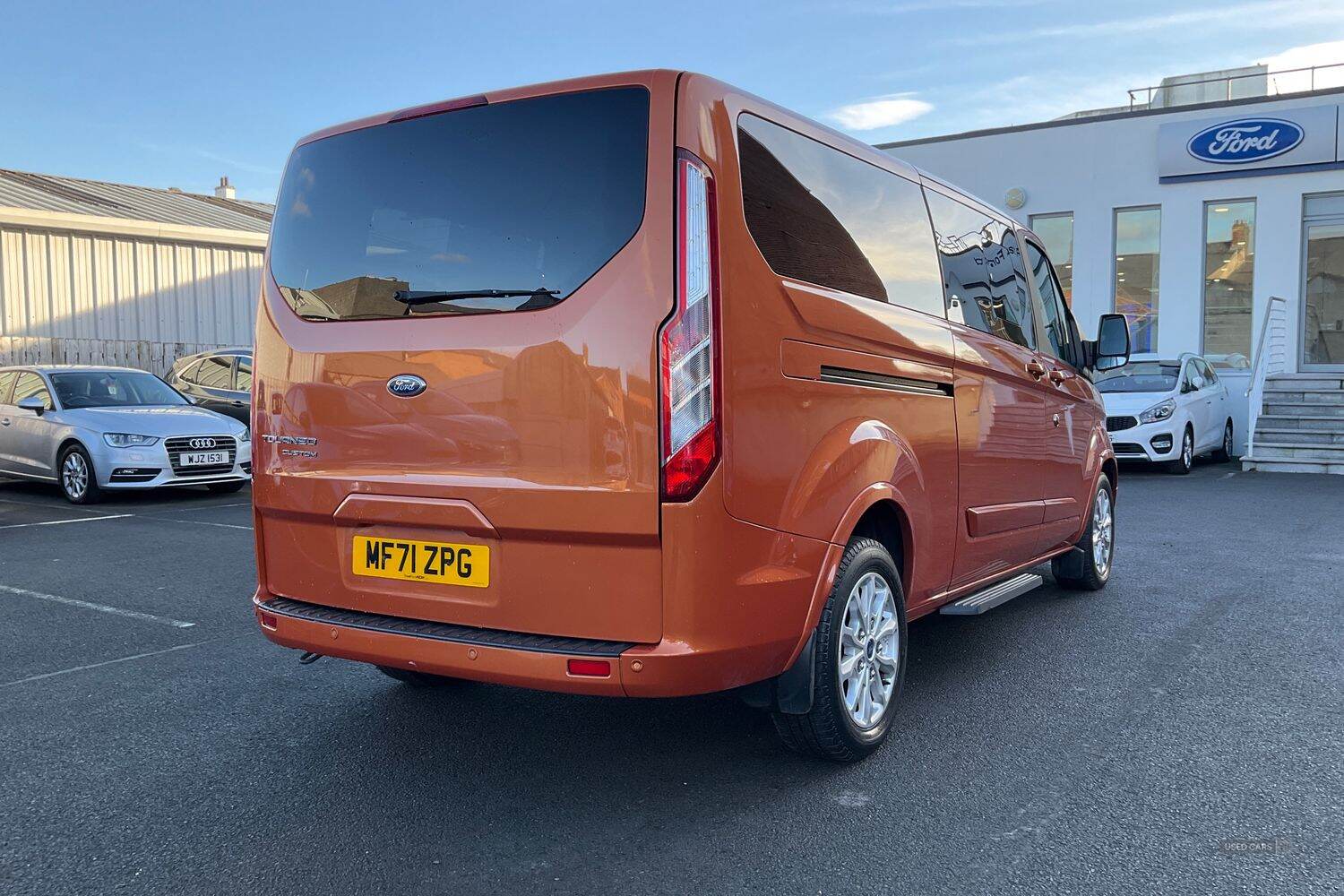 Oct 2021 Ford Tourneo Custom 2.0 EcoBlue 130ps L/R 8 Seater Titanium Auto
