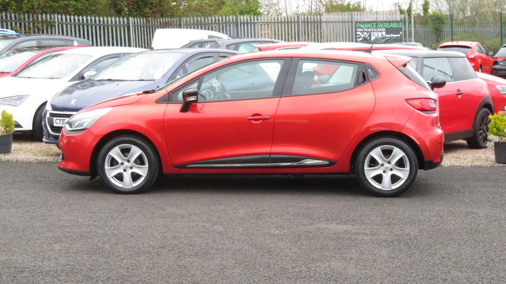 Renault Clio HATCHBACK in Derry / Londonderry