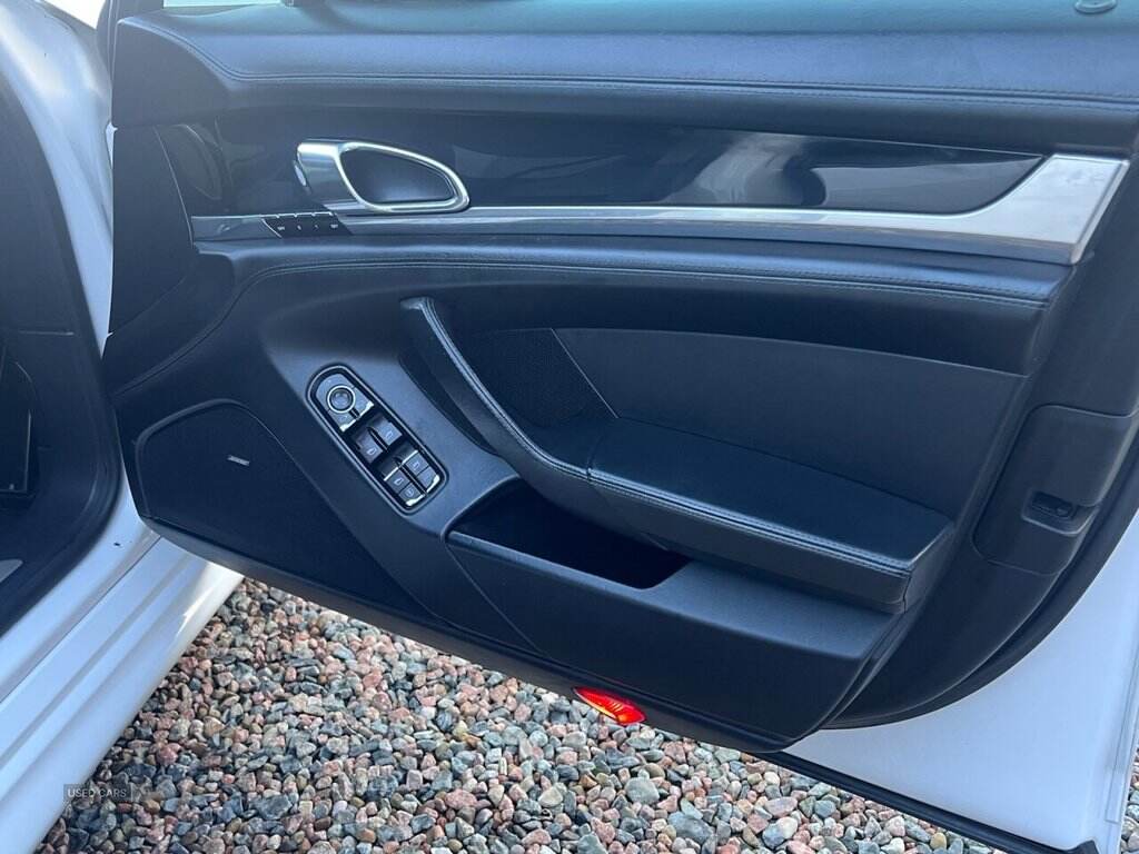 Apr 2012 Porsche Panamera 3.0 V6 Diesel 4dr Tiptronic S