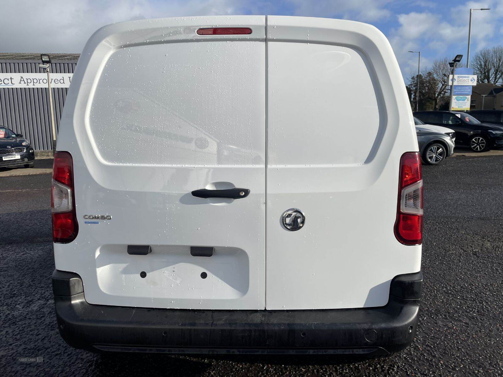 Jan 2022 Vauxhall Combo 2300 1.5 Turbo D 130ps H1 Dynamic Van