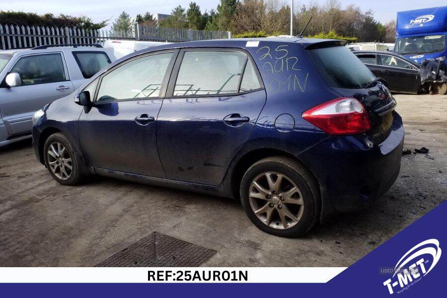 Apr 2012 Toyota Auris 1.33 Dual VVTi Colour Collection 5dr