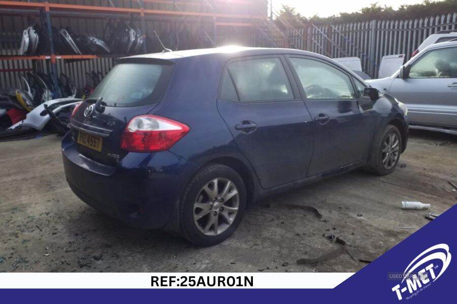 Apr 2012 Toyota Auris 1.33 Dual VVTi Colour Collection 5dr