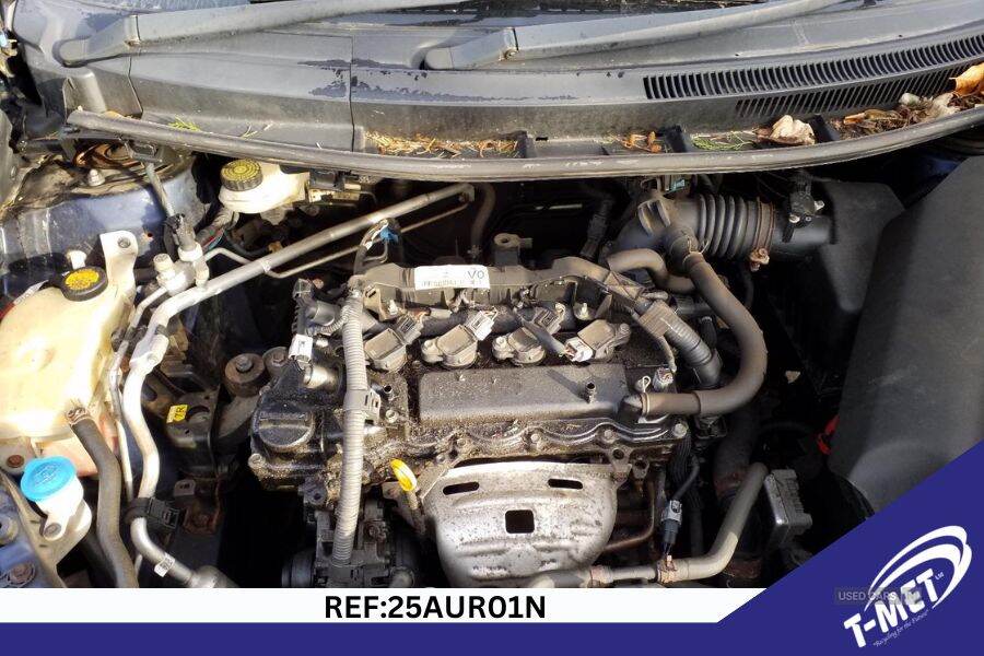Apr 2012 Toyota Auris 1.33 Dual VVTi Colour Collection 5dr