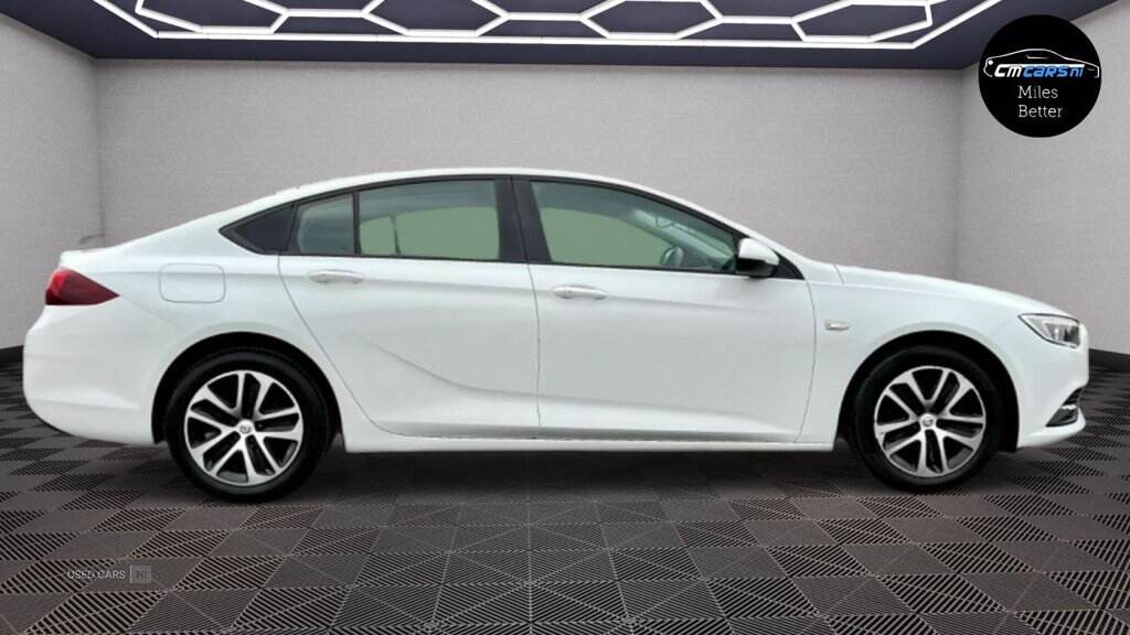 Jan 2018 Vauxhall Insignia 1.6 Turbo D ecoTec Design 5dr