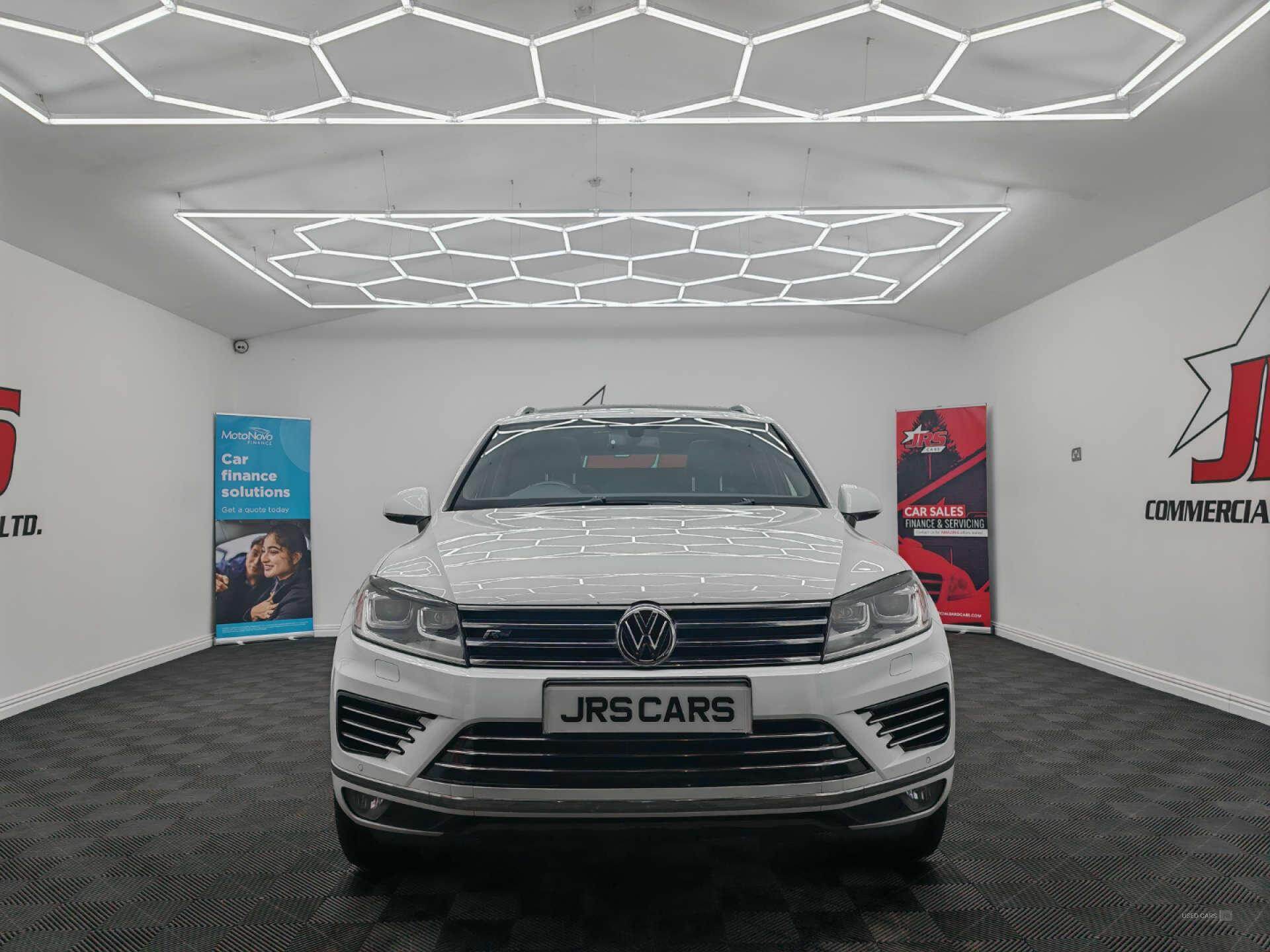 Apr 2015 Volkswagen Touareg 3.0 V6 TDI BlueMotion Tech 262 R-Line 5dr Tip Auto